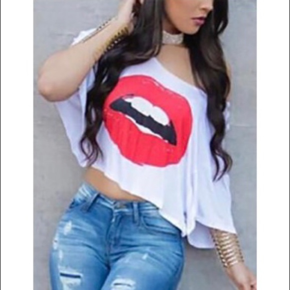 Kiss crop top